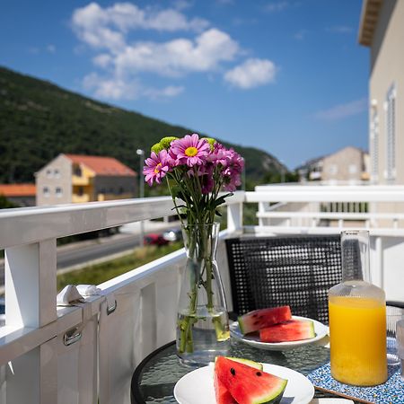 Apartments Silvija Mokošica エクステリア 写真