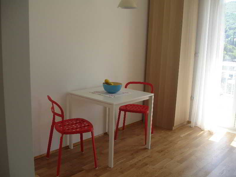 Apartments Silvija Mokošica エクステリア 写真